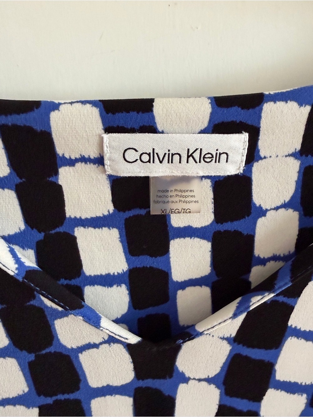 Calvin Klein Navy and White Geometric Short Sleeve Tee - Picture 3 of 3